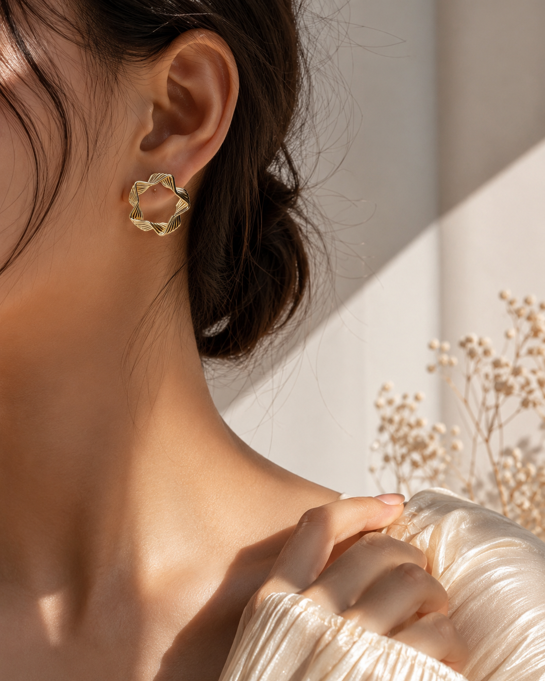 Celestial Twist Star Stud Earring
