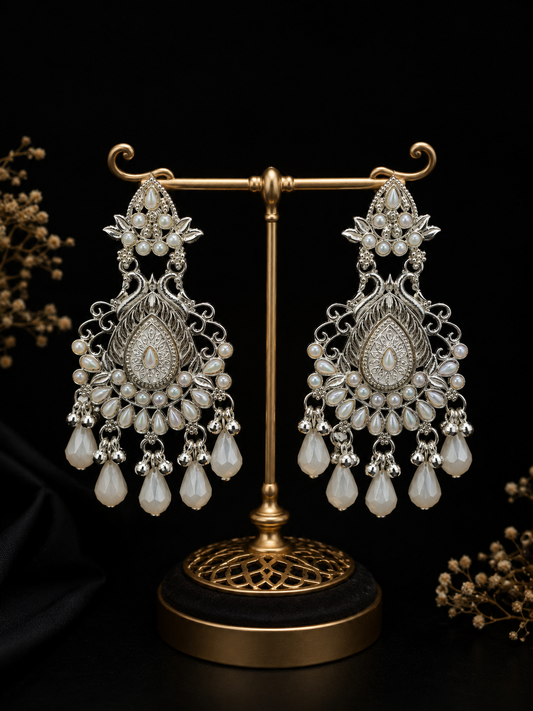 Pearl Whisper Chandbalis
