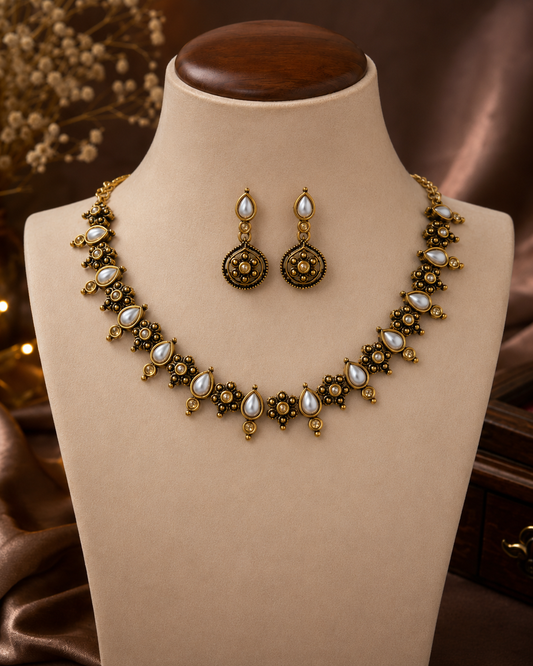 Pearl Flora Necklace